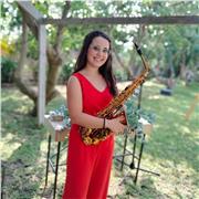 Profesora de música titulada por el Conservatorio Superior de Música, tengo tres años de experiencia dando clases de música.